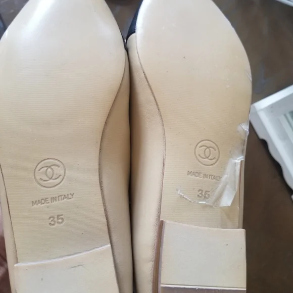 CHANEL Beige and Black Leather Cap-Toe Ballet Flats - Picture 9 of 15